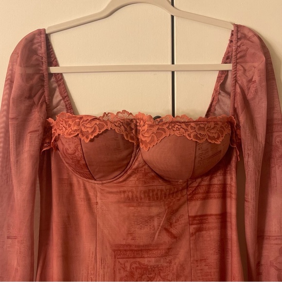 TOXIC ENVY  “Daisy" Long Sleeve Printed Midi Dress - Picture 7 of 13